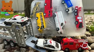 Police Cars, Ambulance, Working Cars in Ice! Car Carrier Rescues Police Cars from a Magical Monster