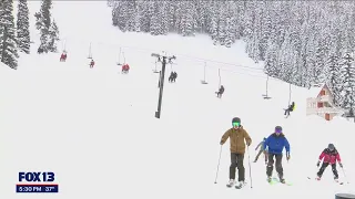 Skiers and snowboarders hit the slopes on Stevens Pass | FOX 13 Seattle