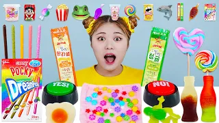 ASMR Eating Emoji Foods challenge Mukbang🍬🍫🥤 이모티콘 젤리 디저트 먹방 Japanese snacks jelly | HIU 하이유