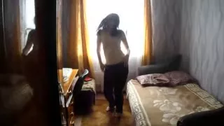 Лена танцует