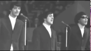 Ivy League And Division Two - Funny How Love Can Be (1965 New Musical Express Concert, Wembly Eng)