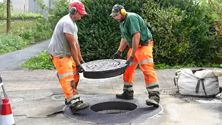 Amazing Way They Repair Manholes on German Street