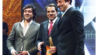 Dharmendra and sons Sunny Deol and Bobby Deol IIFA 2013