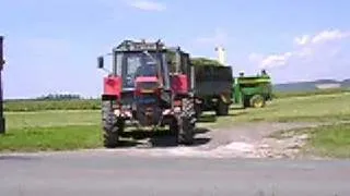 Zetor Crystal 121 45 s dvěma silážníma vlekama odjezd z pole