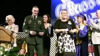 Army sergeant surprises sister at graduation