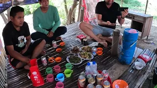 Какой алкоголь пьют в Камбодже Азия 2022 What kind of alcohol do they drink in Cambodia Asia 2022
