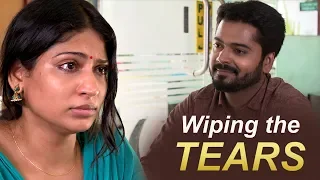 Wipe your tears, please! Thiru comforts a crying Anandhi | Best of Naayagi