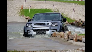 Land Rover Defender - рафинированный грубиян. Тест драйв 2020