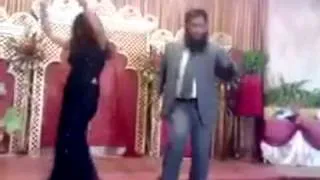 javani 4 din ki chandni ha mazi li lo  Dance (lahore).3gp