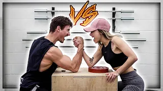 THE NEW ARMWRESTLING GAME 😂 (try this at home…)