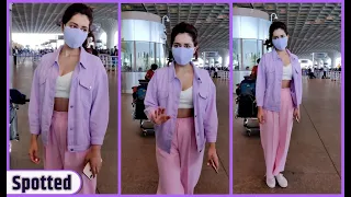 Actress Rashi khanna spotted at Mumbai airport | Tollywood Actress Airport Video ||