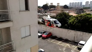 Helicóptero ÁGUIA 22 Pousando