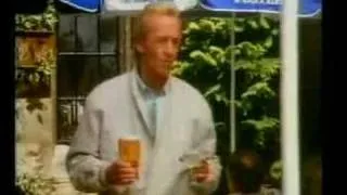 Fosters lager 'Edinburgh' advert 1980s (Paul Hogan)