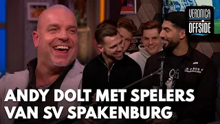 Andy dolt met spelers van SV Spakenburg: 'Naar de Arena voor de Toppers?' | VERONICA OFFSIDE
