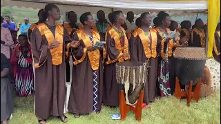 Ai mukama murriisa murungi - Kyanamira Centre Choir