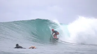 SURFING PERFECT NIAS BARRELS