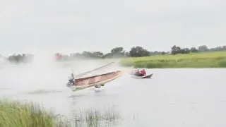 Accident!! Longtail Boat race reaches speeds of 200km/h