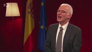 Sánchez distreu a Borrell