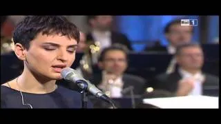 Arisa in Halleluja di Leonard Cohen. Live con Orchestra