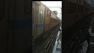 Sabarmati Muzaffarpur Jansadharan Express Arrival Lucknow with wap 7 #railwayshorts #wap7 #honking