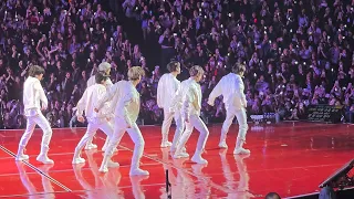 ENHYPEN (엔하이픈) - FUTURE PERFECT (Pass the Mic) @ CHICAGO (FANCAM) 4K 60FPS 221023