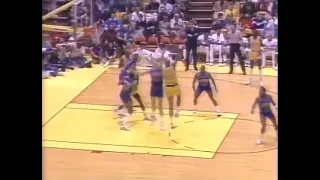 41-Year-Old Kareem Abdul-Jabbar Spams the Skyhook vs. Pistons (1989)