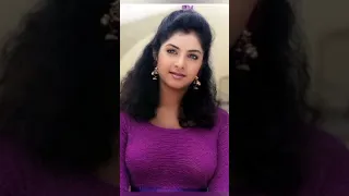 Divya Bharti silver what's app status 💚💗|. #shorts #edit