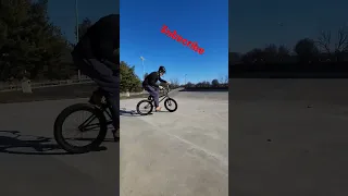 180 fakie on a BMX bike #bmx#street #tricks