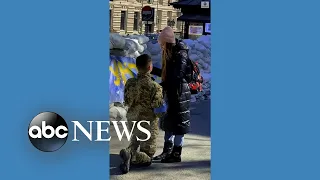 Ukrainian soldier proposes to girlfriend l ABC News