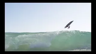 🛥🚢 Radio Controlled Surfer Kickin' the waves......RC surfboarder