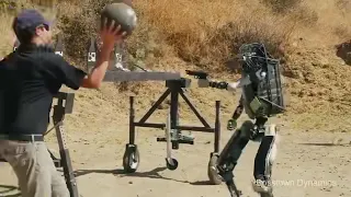 Канал Corridor выпустил новую пародию на роботов Boston Dynamics. Теперь их испытывают в боевых усло