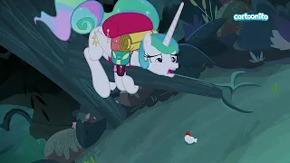 Celestia Is Scared Of Chickens - My Little Pony: FIM Season 9 Episode 13 (Between Dark and Dawn)