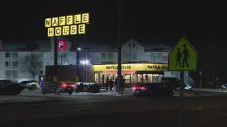 Waffle House shooting leaves 5 injured, 1 killed on Indy's west side | Breaking live team coverage