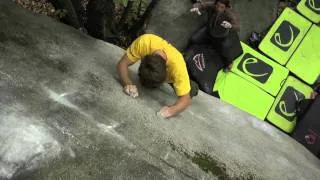 Bouldering | Hansi W. vs Never Ending Story (6b) | Cresciano