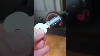 Remove and replace a Thule Roof Box Key barrel with a 3D print key 🔑