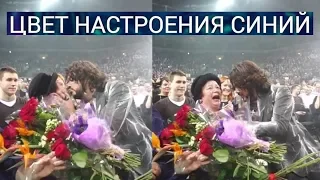 Филипп Киркоров поцеловал в губы бабушку Бузовой💥вместе танцуют на сцене