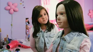 Una muñeca para niñas roba su identidad para convertirse en la favorita de la familia (Resume)