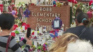 Former police officer weighs in on delayed law enforcement response in Uvalde school shooting