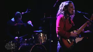 Anna Calvi - Suzanne And I (Live in New York) | Moshcam