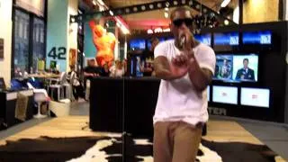 Tinie Tempah - Pass Out (Live) @ MLB FanCave (New York City) (September 14, 2011)