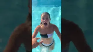 NINNA È INTRAPPOLATA IN PISCINA - Ninna e Matti #shorts