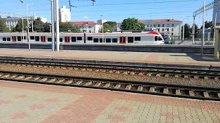 Объявление на белорусском языке: продолжается посадка на скорый поезда номер 366 Минск - Архангельск