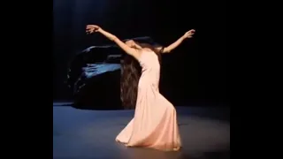 PINA BAUSCH ⏤ Vollmond