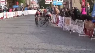 Boezinge 24/04/2016 Crash of Marianne Vos at finish