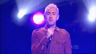 Alan Cumming sings Taylor the Latte Boy