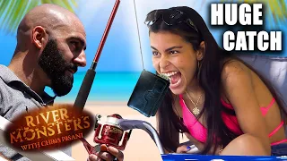 Fishing for Women with my Wallet Prank! (River Monsters Edition)