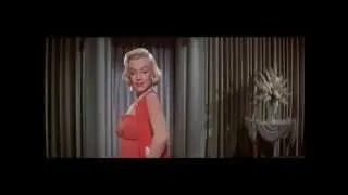 Marilyn Monroe Modelling in "How to Marry a Millionaire"