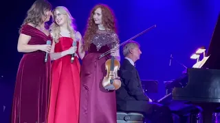 Celtic Woman - Auld Lang Syne (A Christmas Symphony)