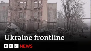 Ukraine frontline: exhaustion of war in battle-weary town | BBC News