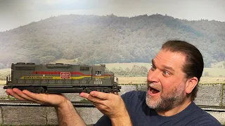 Weathering an MTH GP38-2